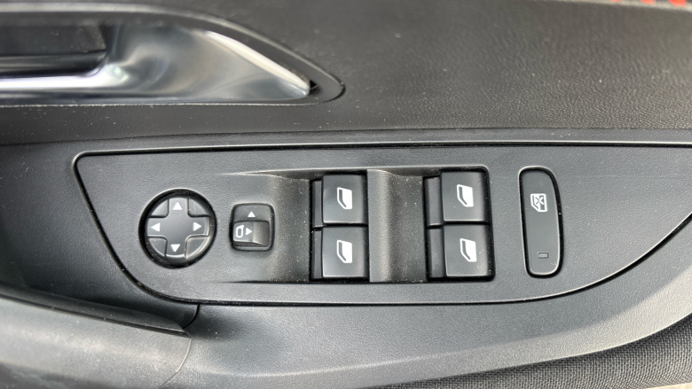 Peugeot 2008 1.2 PureTech Active Premium+ 5dr Petrol Estate